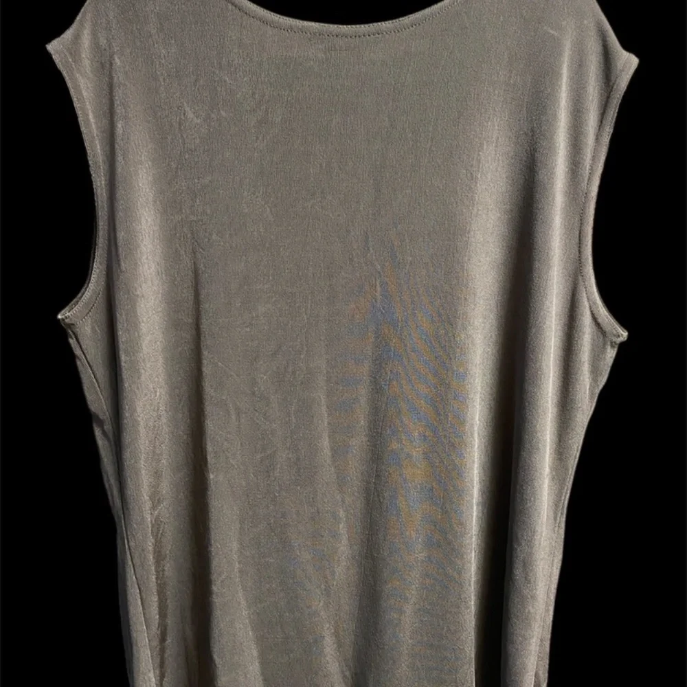 NWOT Vintage Fiore Womens Sleeveless Round Neck Tank Top Silver Gray Stretch XL - Picture 2 of 3